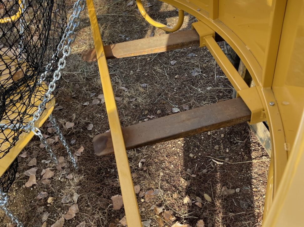 Suspended Bale Feeder