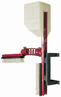 Swivel Bracket for Model D Cattle Oilers