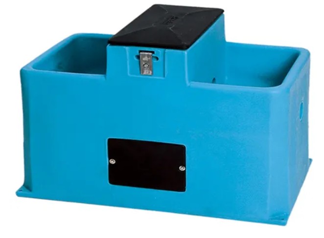 Waterer - 8 gallon double-sided