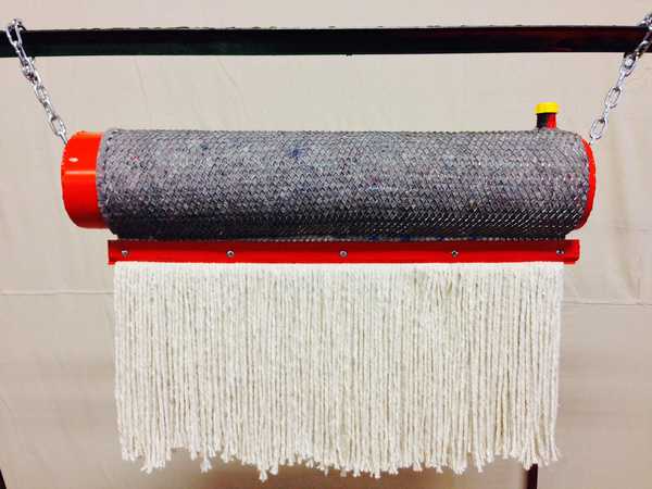 Cattle Oiler with 45 inch mop