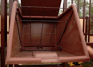 Tilt Out Stall Feeder